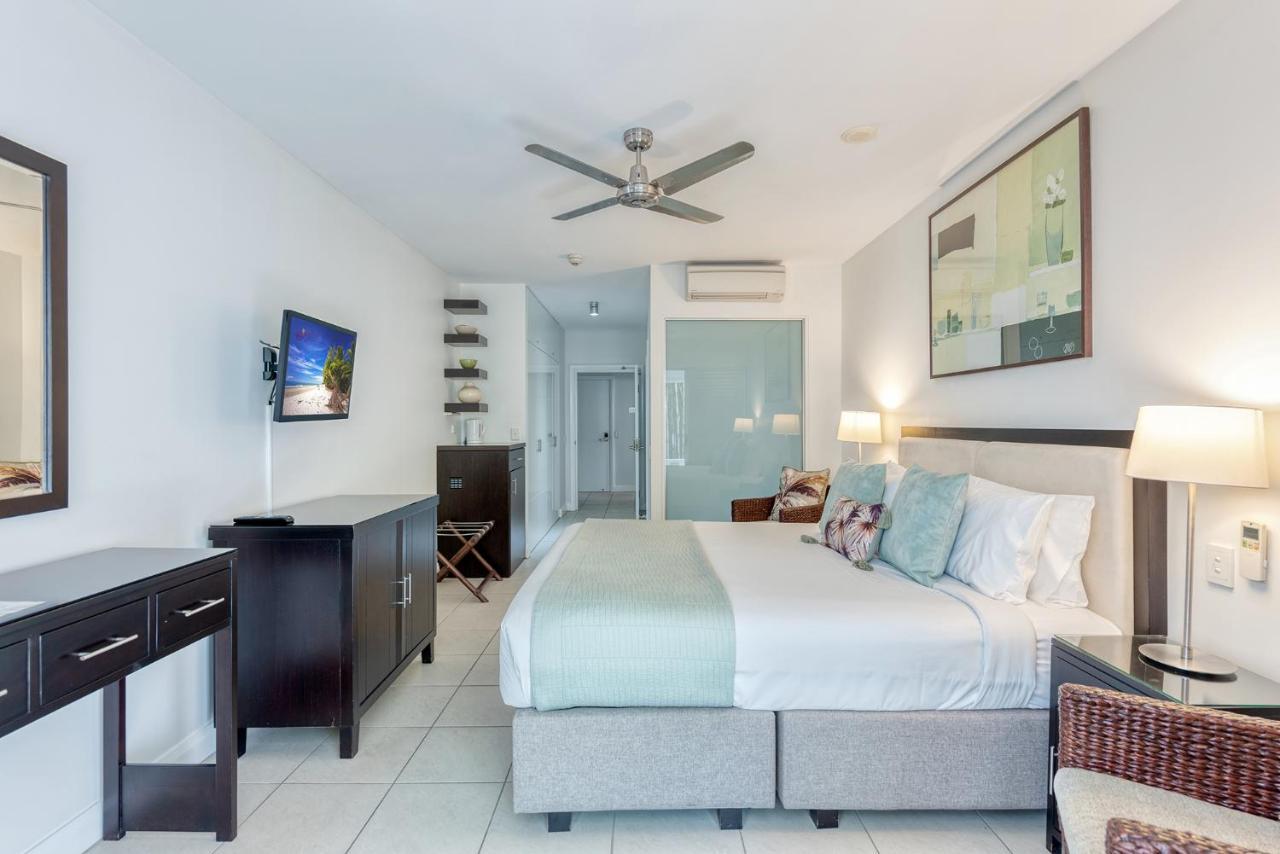 The Club Premium Private Palm Cove