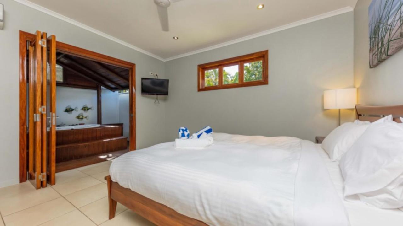 Tropical Essence - * Palm Cove