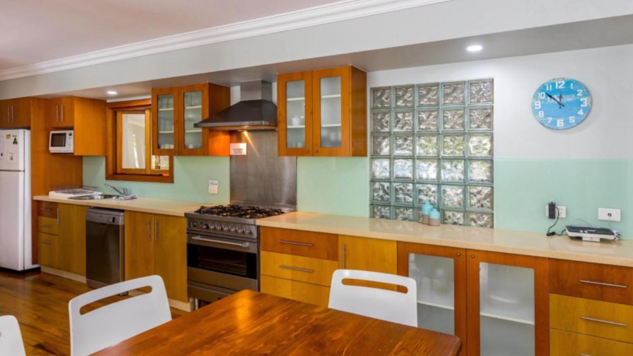 Holiday home Tropical Essence - *