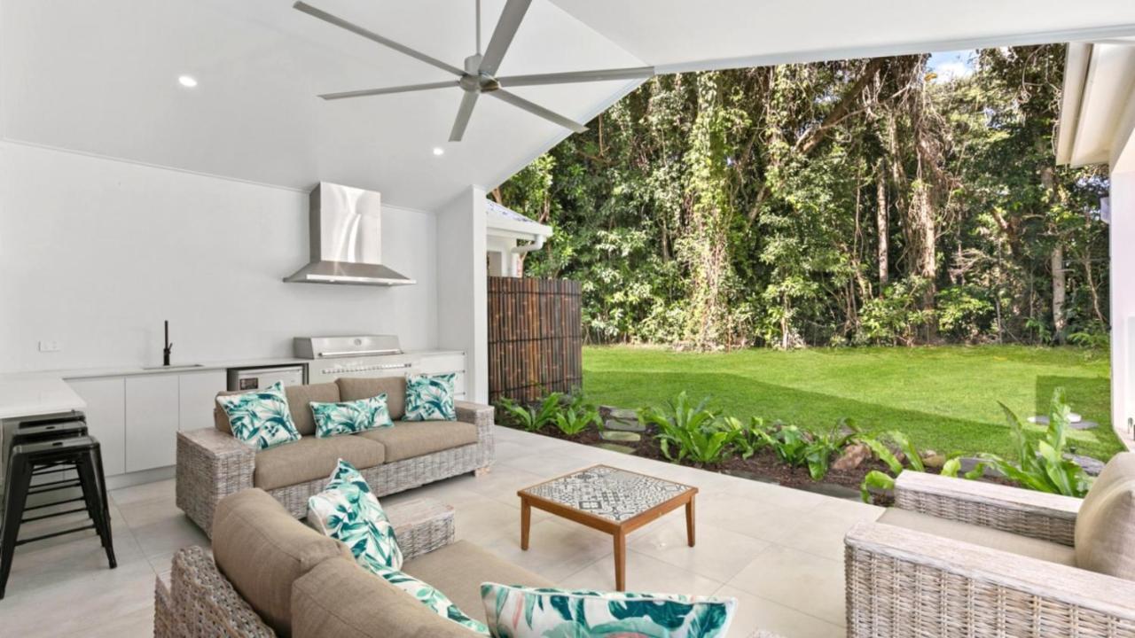 Coastal Vibes - * Palm Cove