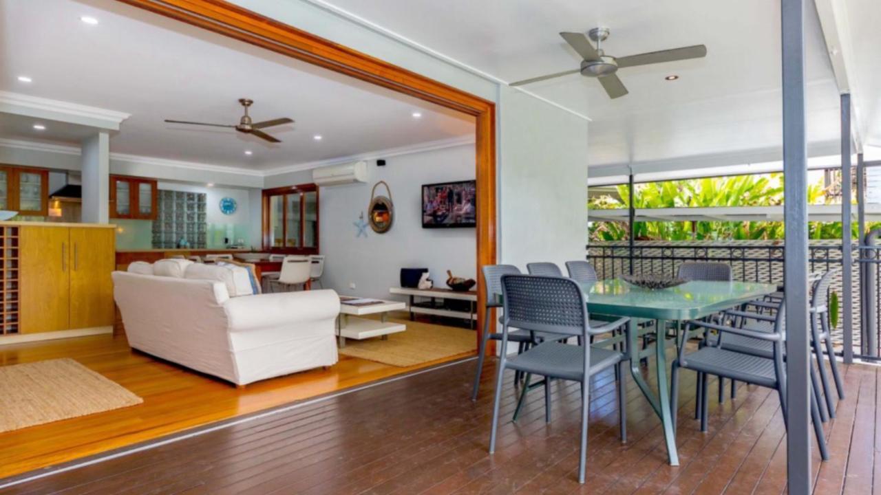 Holiday home Tropical Essence - *