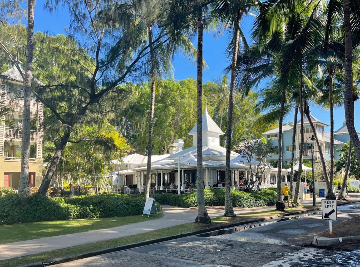 Sweet Creek Cottage, Palm Cove, 200m To Beach, Heated Pool, Pets Holiday home Palm Cove