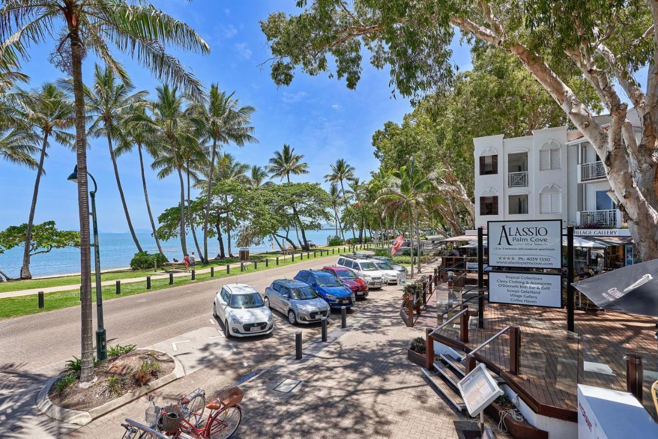 Apartment Alassio Absolute Beachfront 201 Palm Cove
