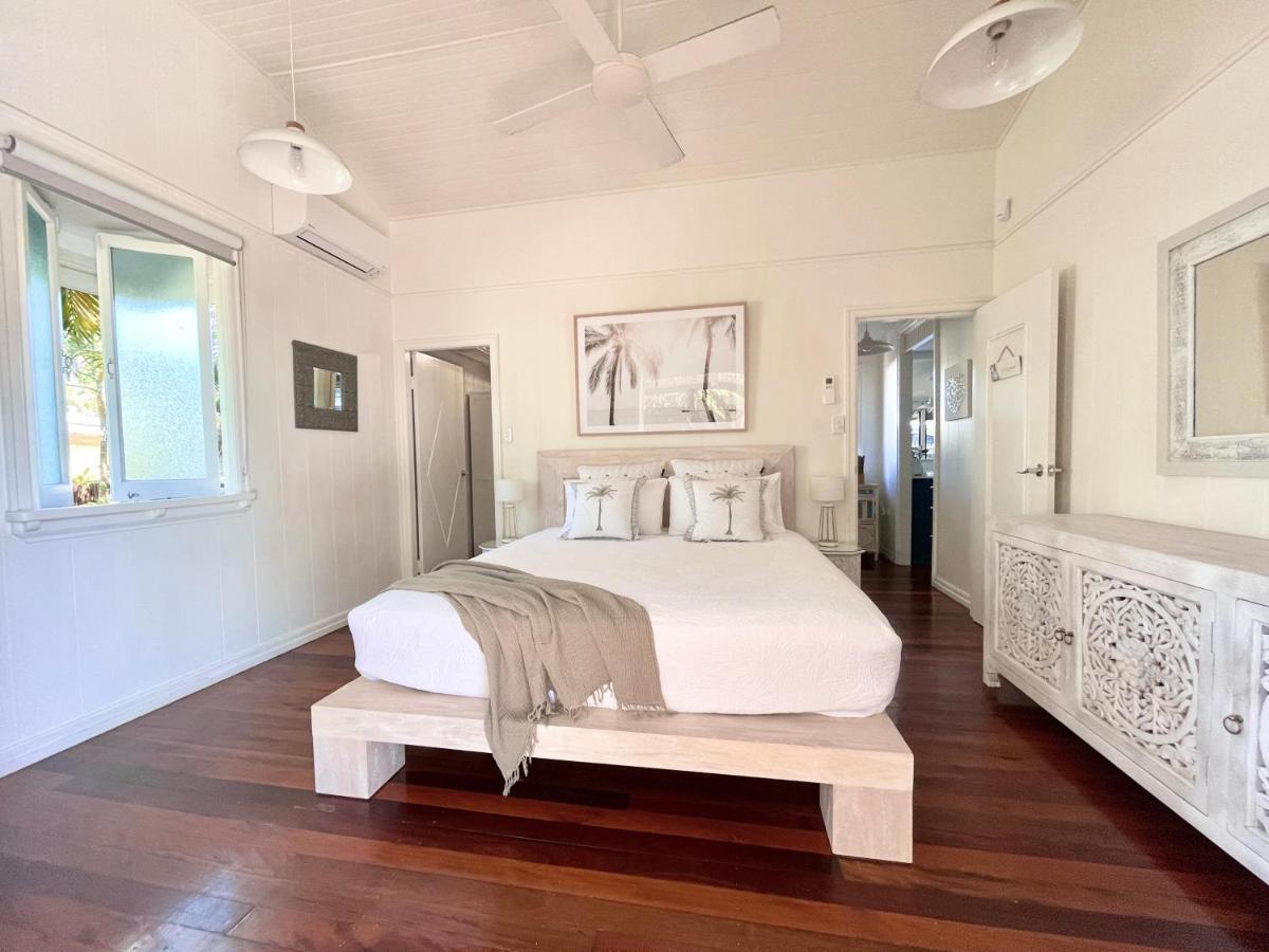 Sweet Creek Cottage, Palm Cove, 200m To Beach, Heated Pool, Pets Holiday home Palm Cove