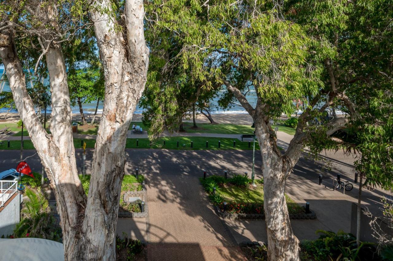 Coral Horizons Ocean View Apartment Palm Cove