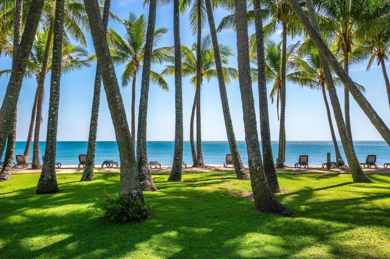 Belle Escapes - Poolside Alamanda Beachfront 