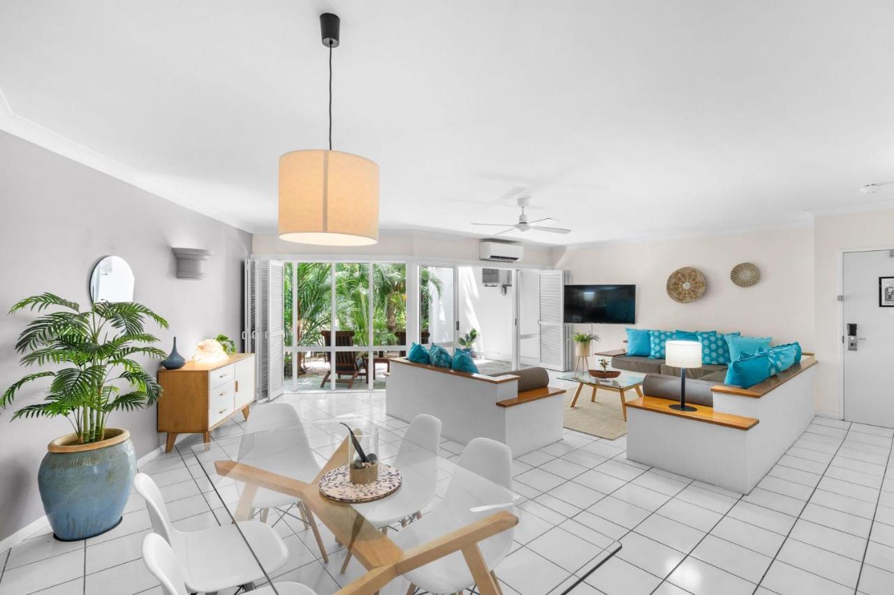 Belle Escapes - Poolside Alamanda Beachfront 