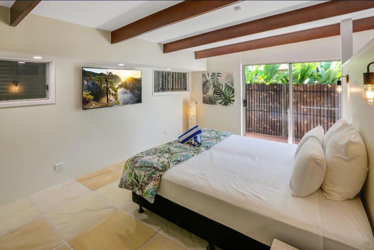 Talpa - An Idyllic Indoor-outdoor Oasis * Palm Cove