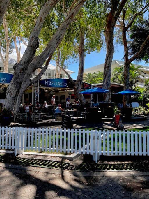 Mojo's Salt & Pepper * 500m To Beach* Pets * Palm Cove