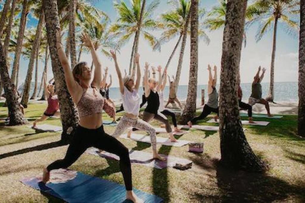 The Palms Retreat - Alassio Beachfront *