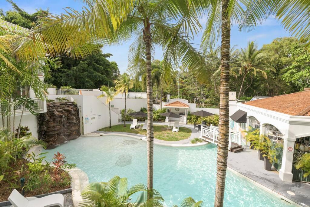 The Palms Retreat - Alassio Beachfront *