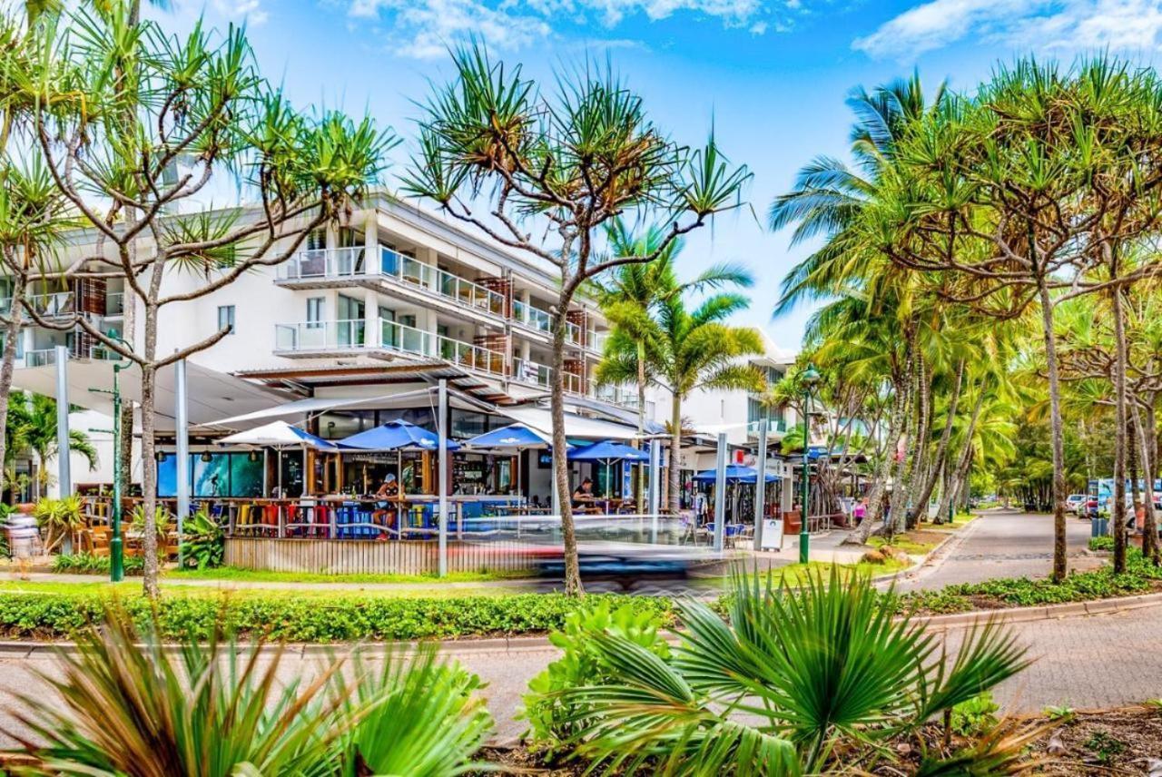 Oasis 8 At * Palm Cove