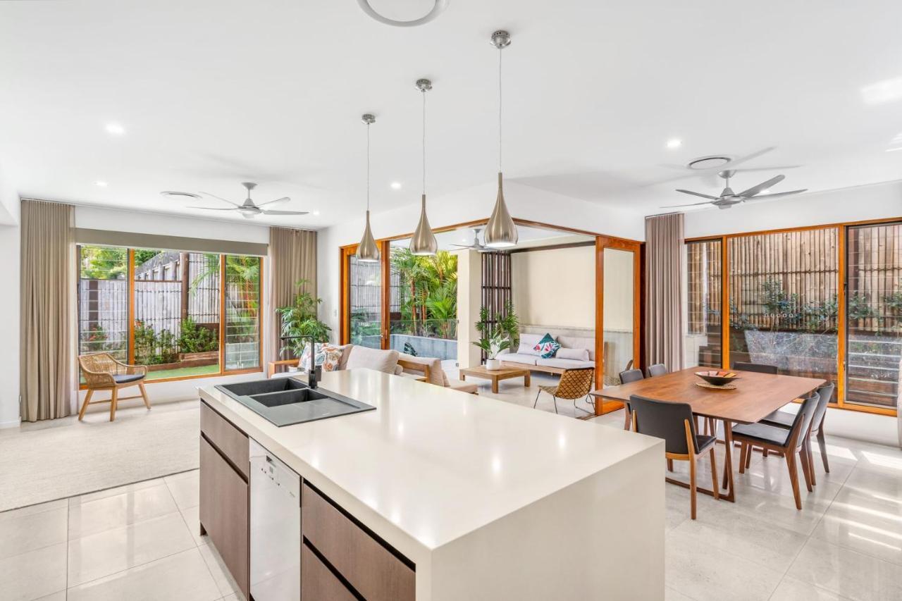 Belle Escapes Havenly Luxury Holiday home Palm Cove