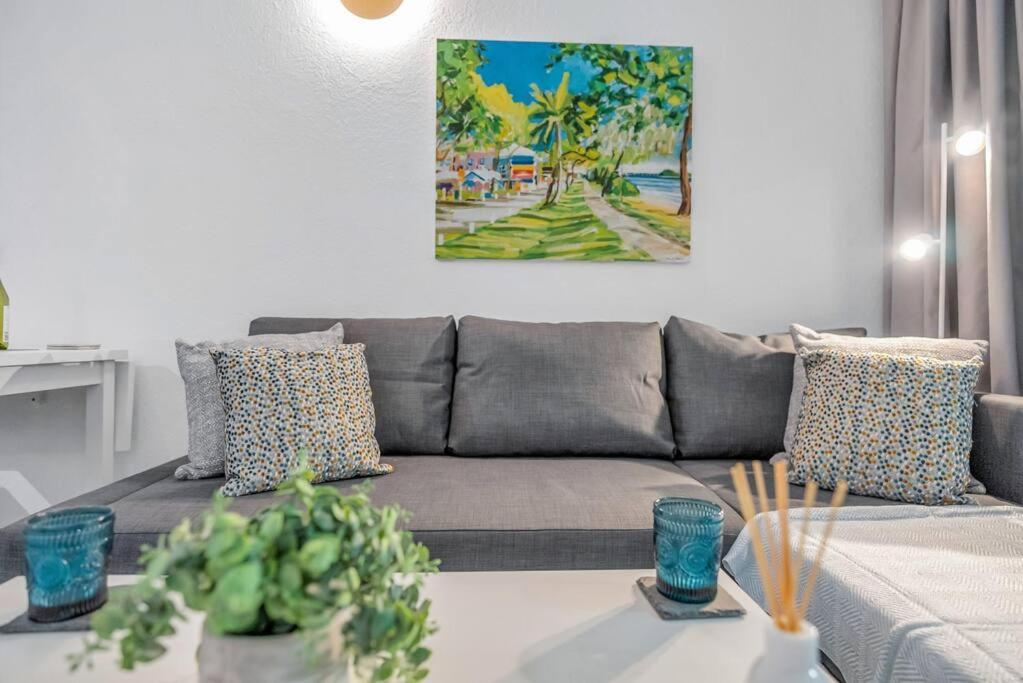 Triton's Retreat Apartment *