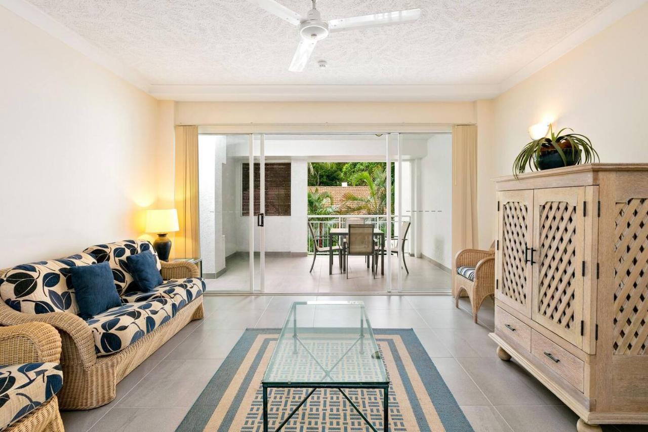 Alassio Poolside - Beachfront Oasis *
