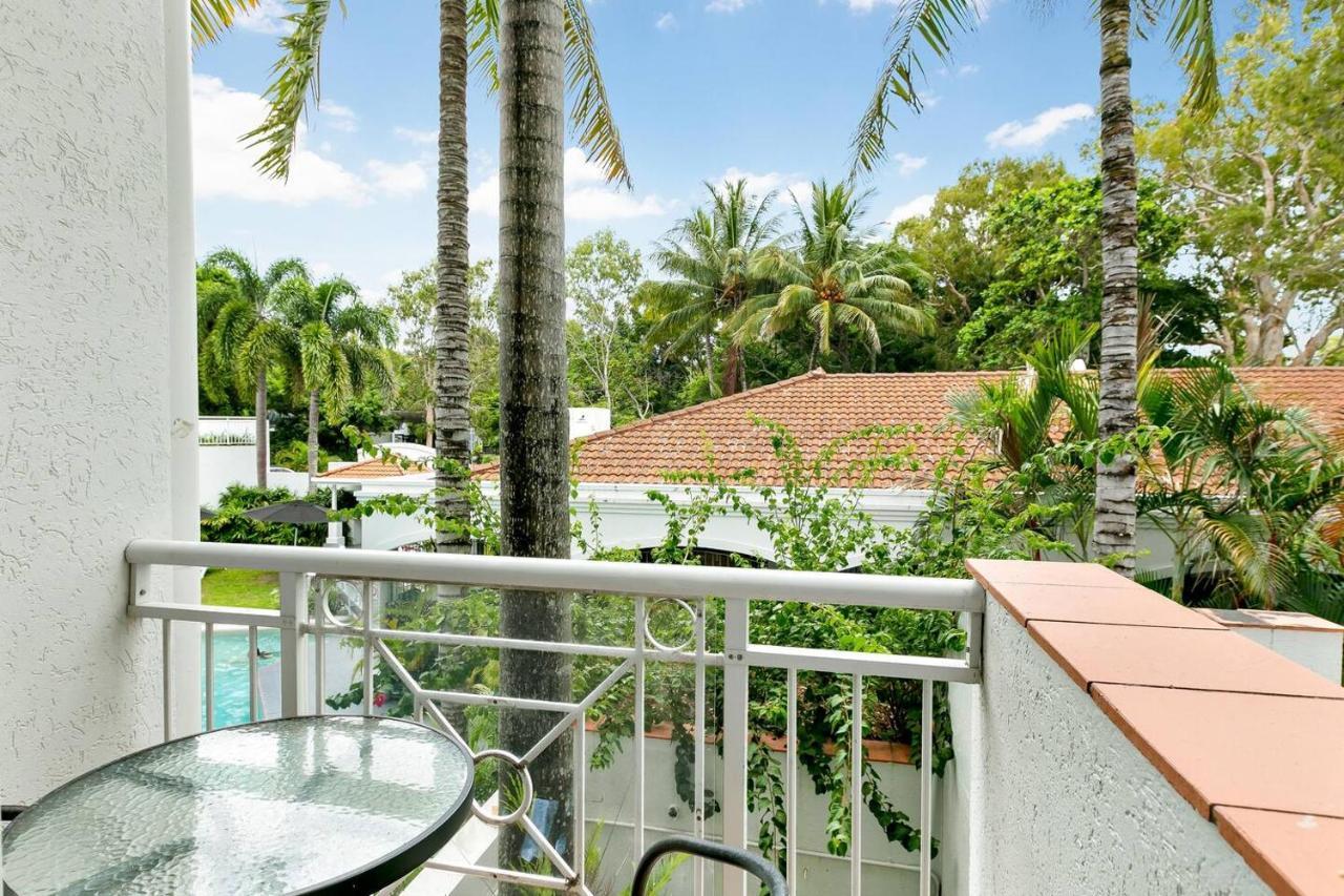 Alassio Poolside - Beachfront Oasis Palm Cove