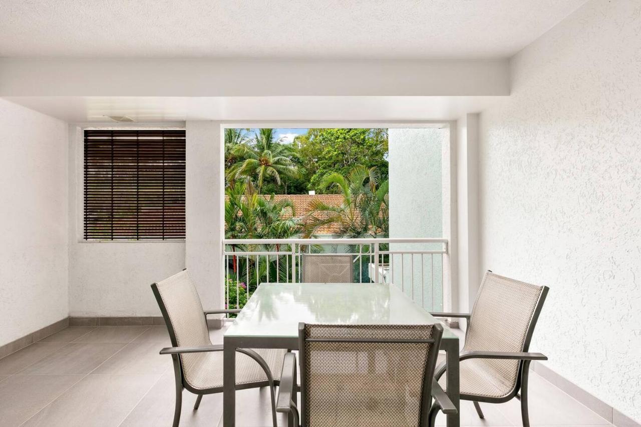 Alassio Poolside - Beachfront Oasis Apartment
