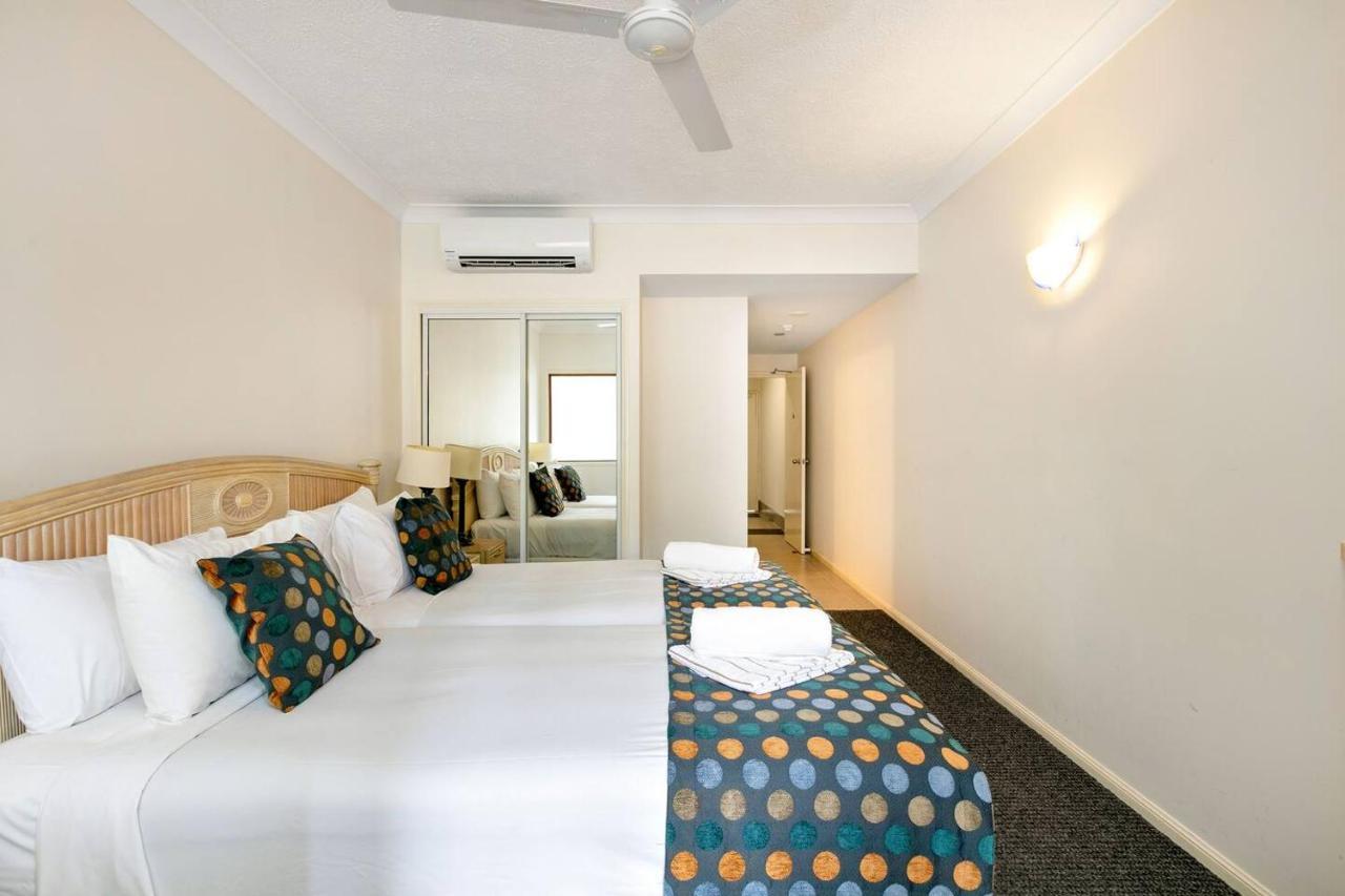 Apartment Alassio Poolside - Beachfront Oasis Palm Cove