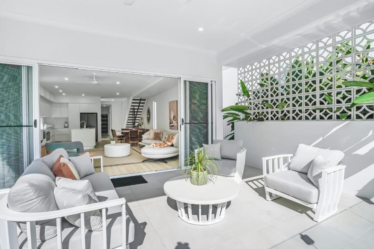 The Santana Collection Two - Luxury In The Heart Of Holiday home Palm Cove