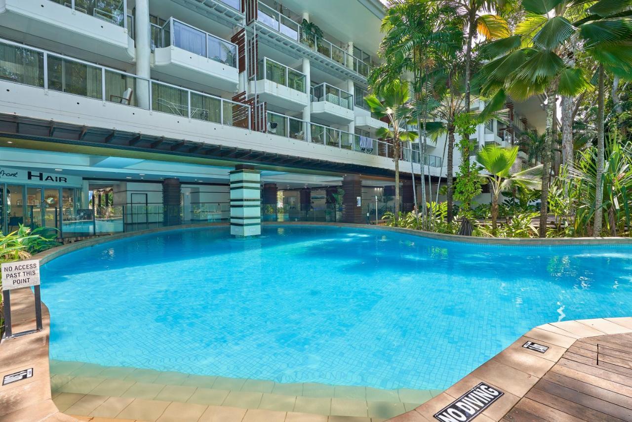 Luxury 2 Bed Unit, Pool & Ocean Views From Third Floor * Palm Cove