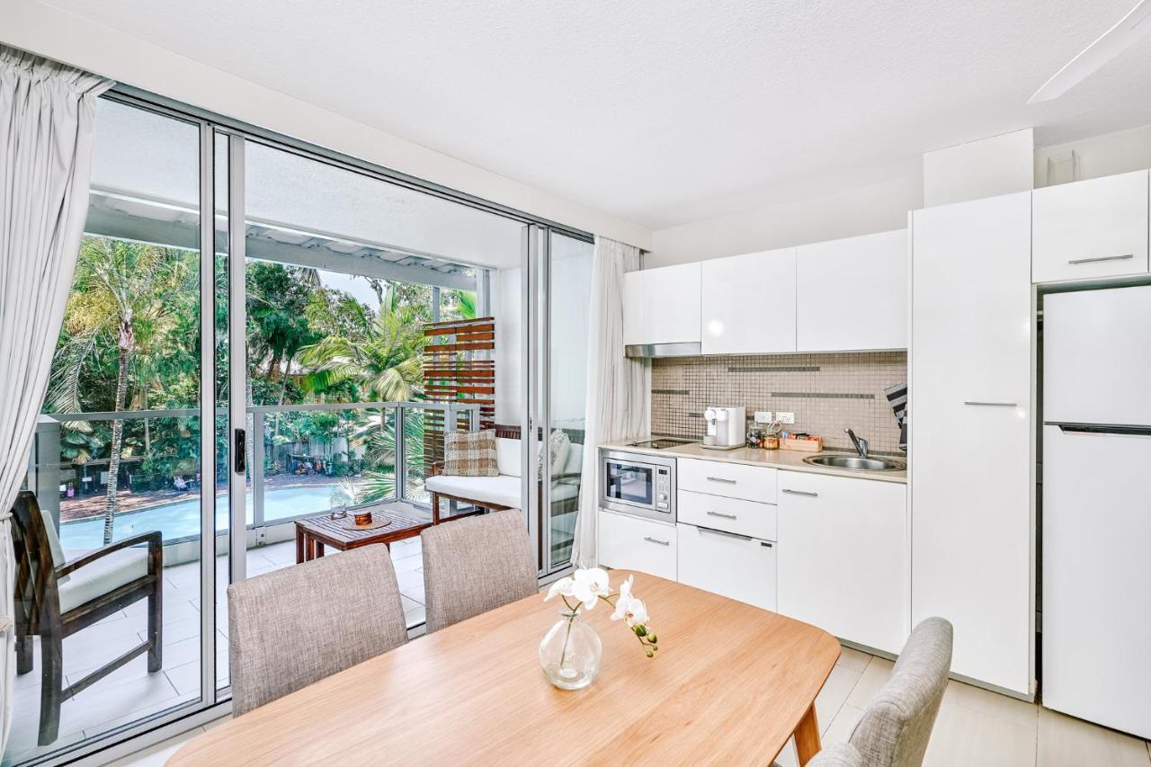 Luxury 2 Bed Unit, Pool & Ocean Views From Third Floor