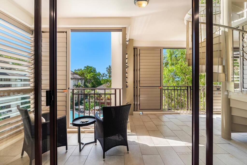 Apartment Paradise Bound - A Rooftop Retreat *