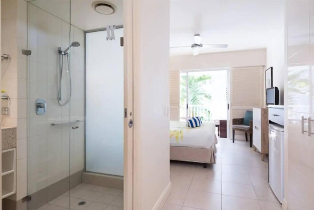 Oasis At The Club: A Tropical Chic Retreat Palm Cove
