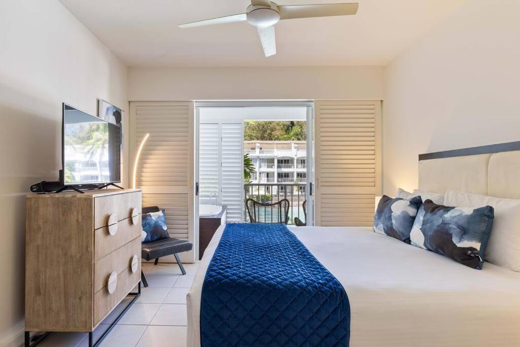 Apartment Fig Oasis—poolside Living At The Club