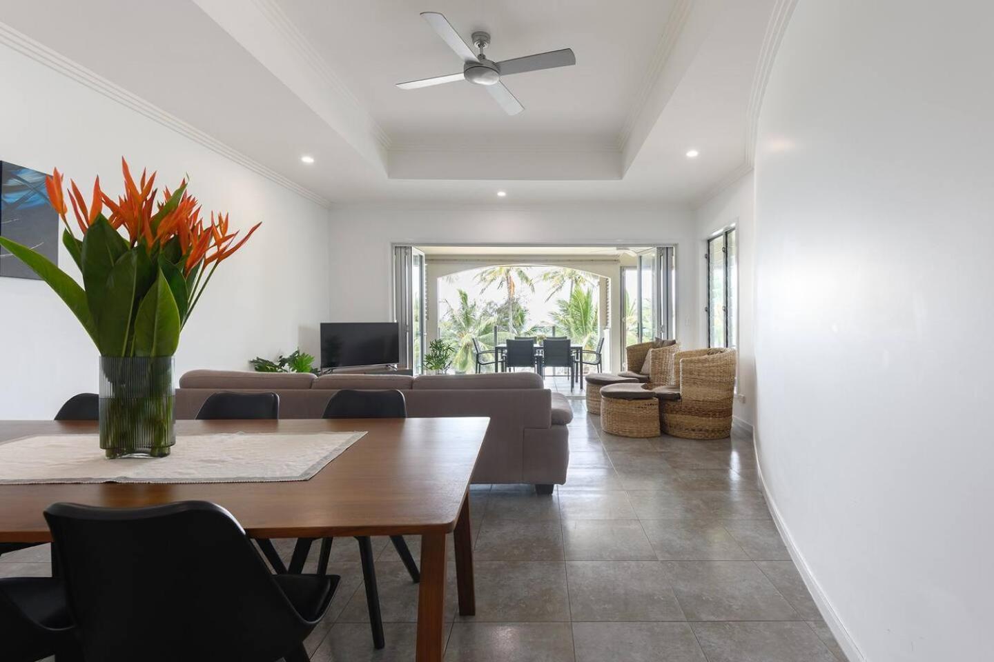 The Marron Bloom - Beachfront Boutique Bliss Apartment *