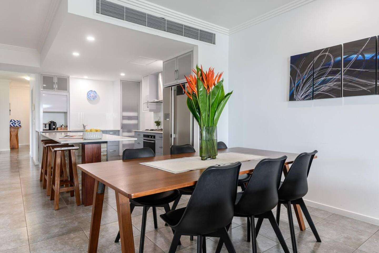 Apartment The Marron Bloom - Beachfront Boutique Bliss