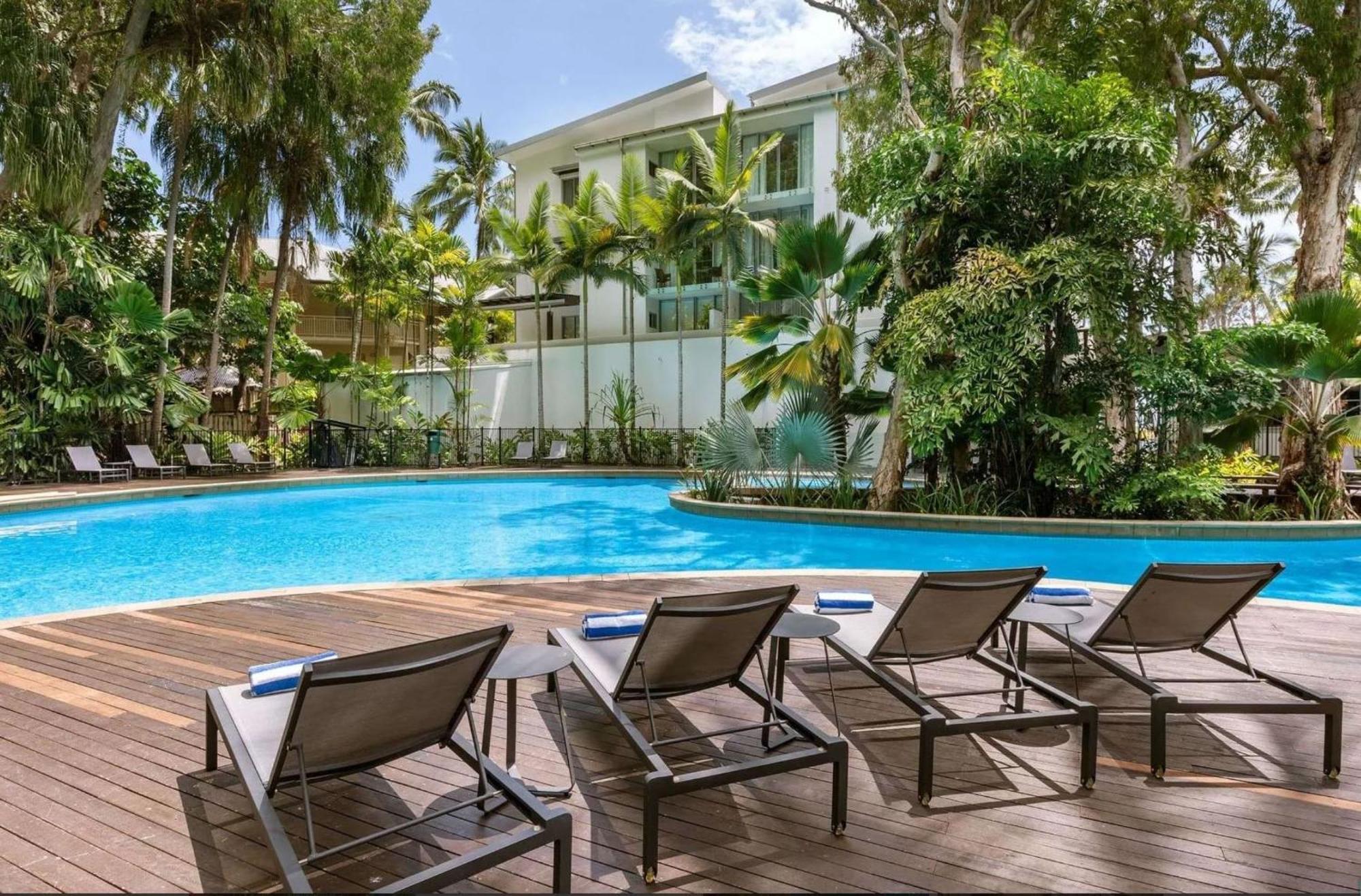Apartment Beachside - Pool And Garden Views Palm Cove