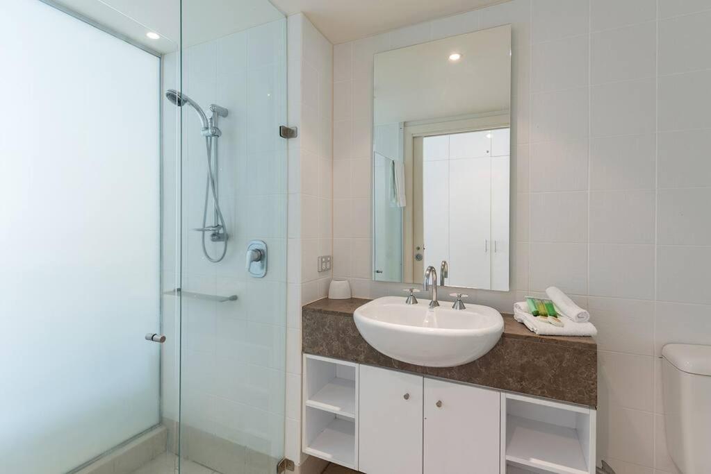 Apartment Fig Oasis—poolside Living At The Club Palm Cove