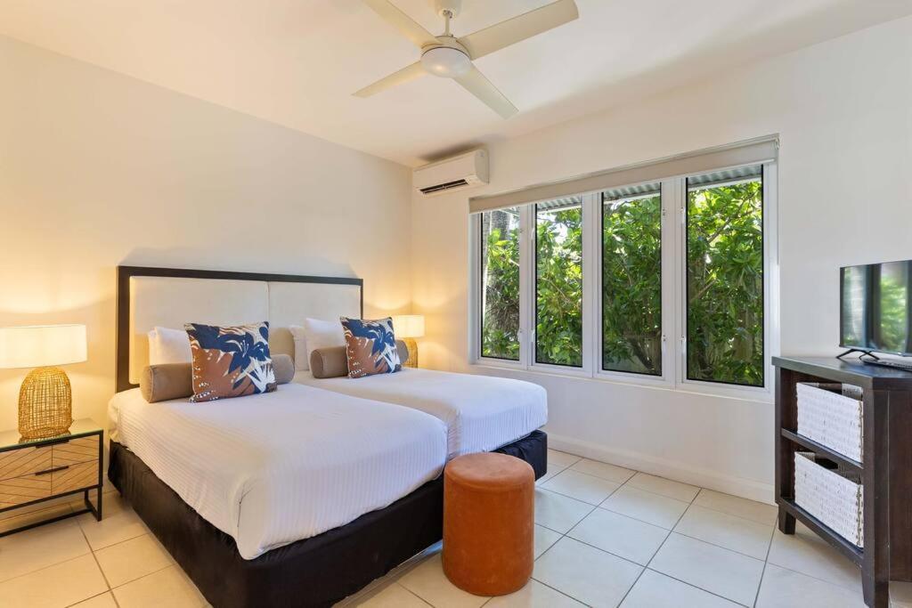 Fig Oasis—poolside Living At The Club Apartment Palm Cove