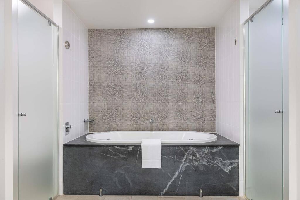 Bellflower At Temple - Family Beachside Paradise Apartment
