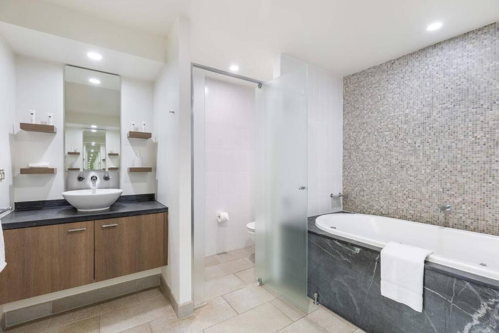 Bellflower At Temple - Family Beachside Paradise * Palm Cove