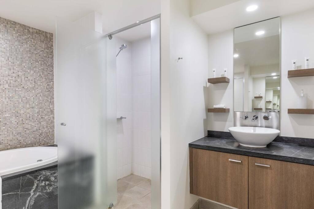 Bellflower At Temple - Family Beachside Paradise Apartment Palm Cove