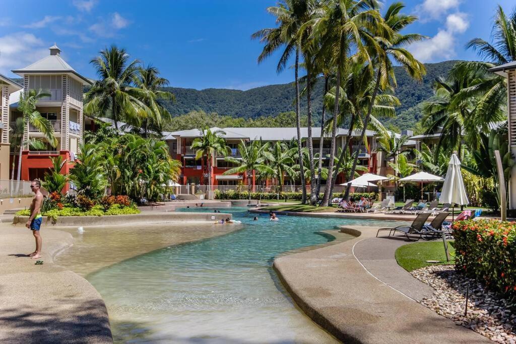Primrose At Amphora Resort—breezy Beachfront Bliss Apartment Palm Cove