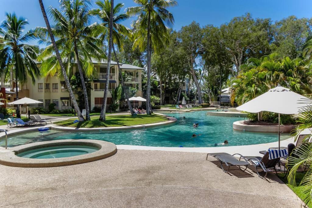 Primrose At Amphora Resort—breezy Beachfront Bliss Apartment