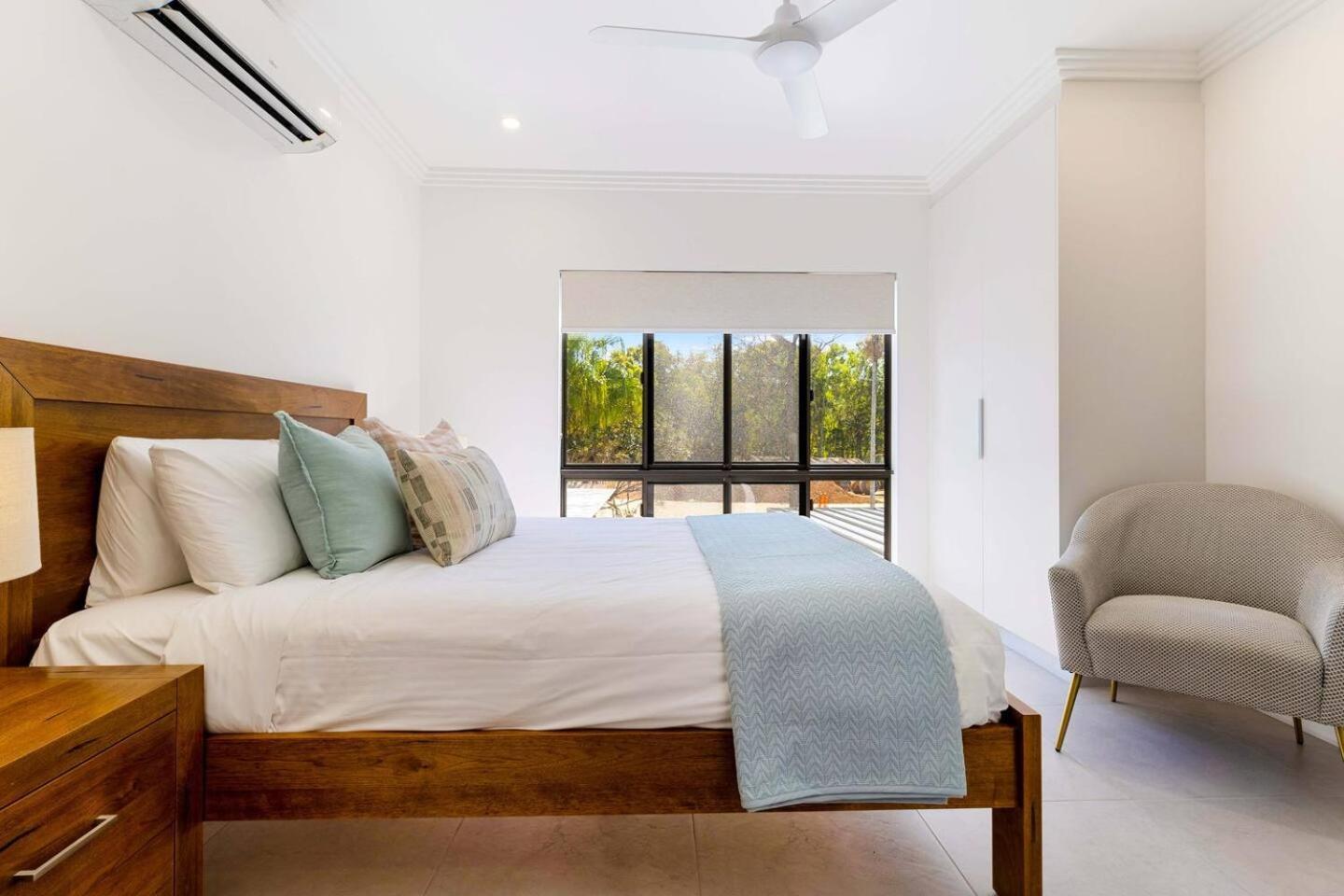 Raphari At The Cove - A Stunning Poolside Escape *