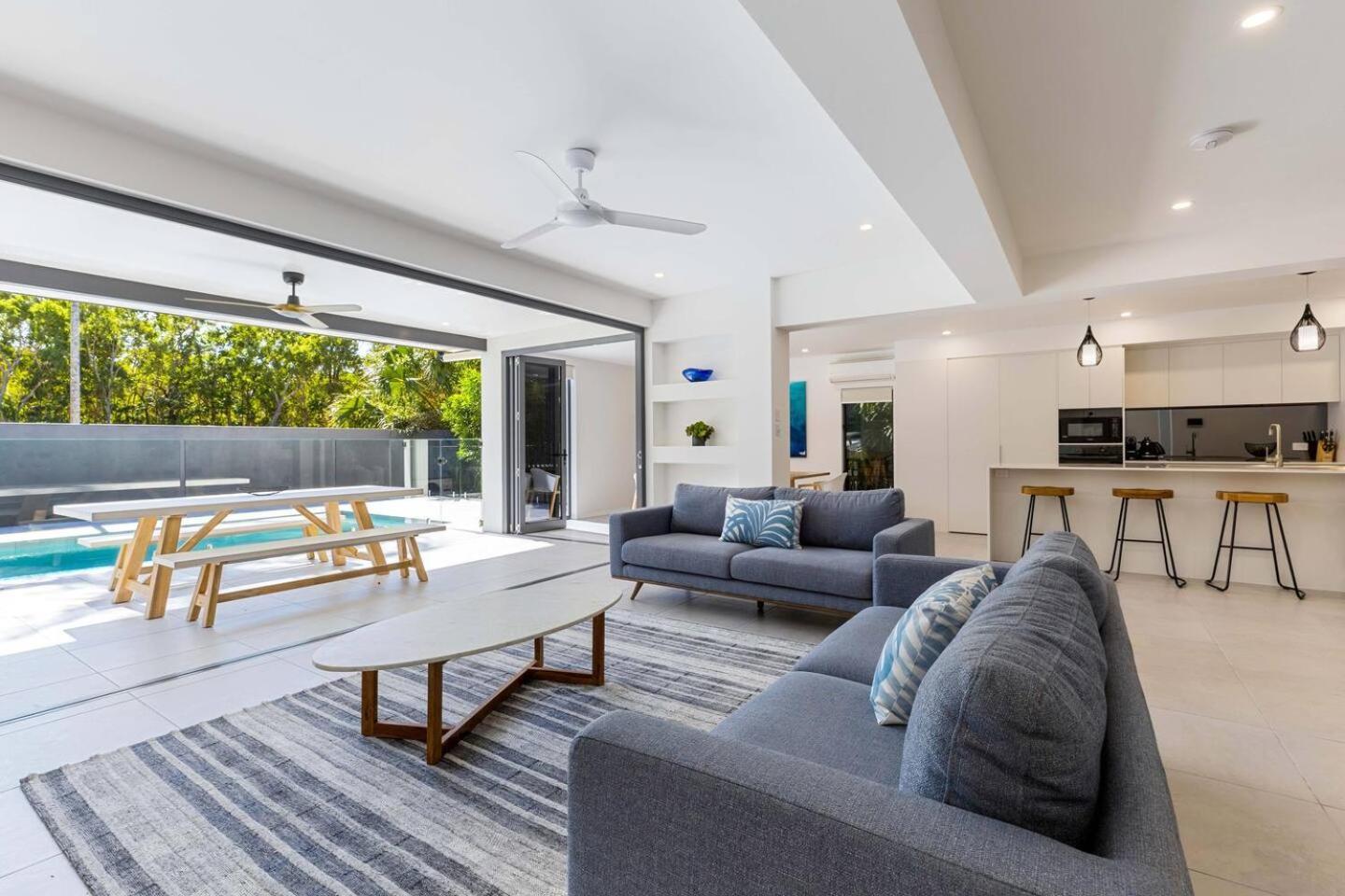 Raphari At The Cove - A Stunning Poolside Escape *