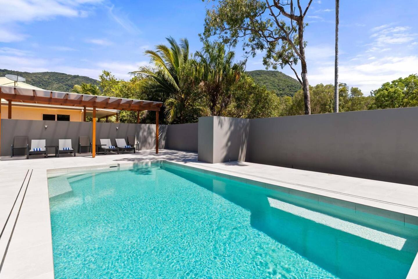 Raphari At The Cove - A Stunning Poolside Escape Holiday home *