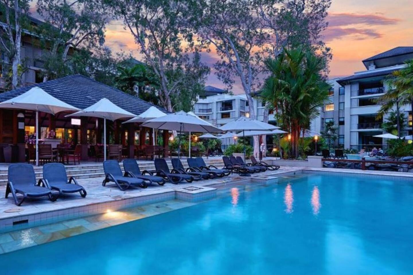 'hibiscus Haven' Resort-style Chic By The Palm Cove