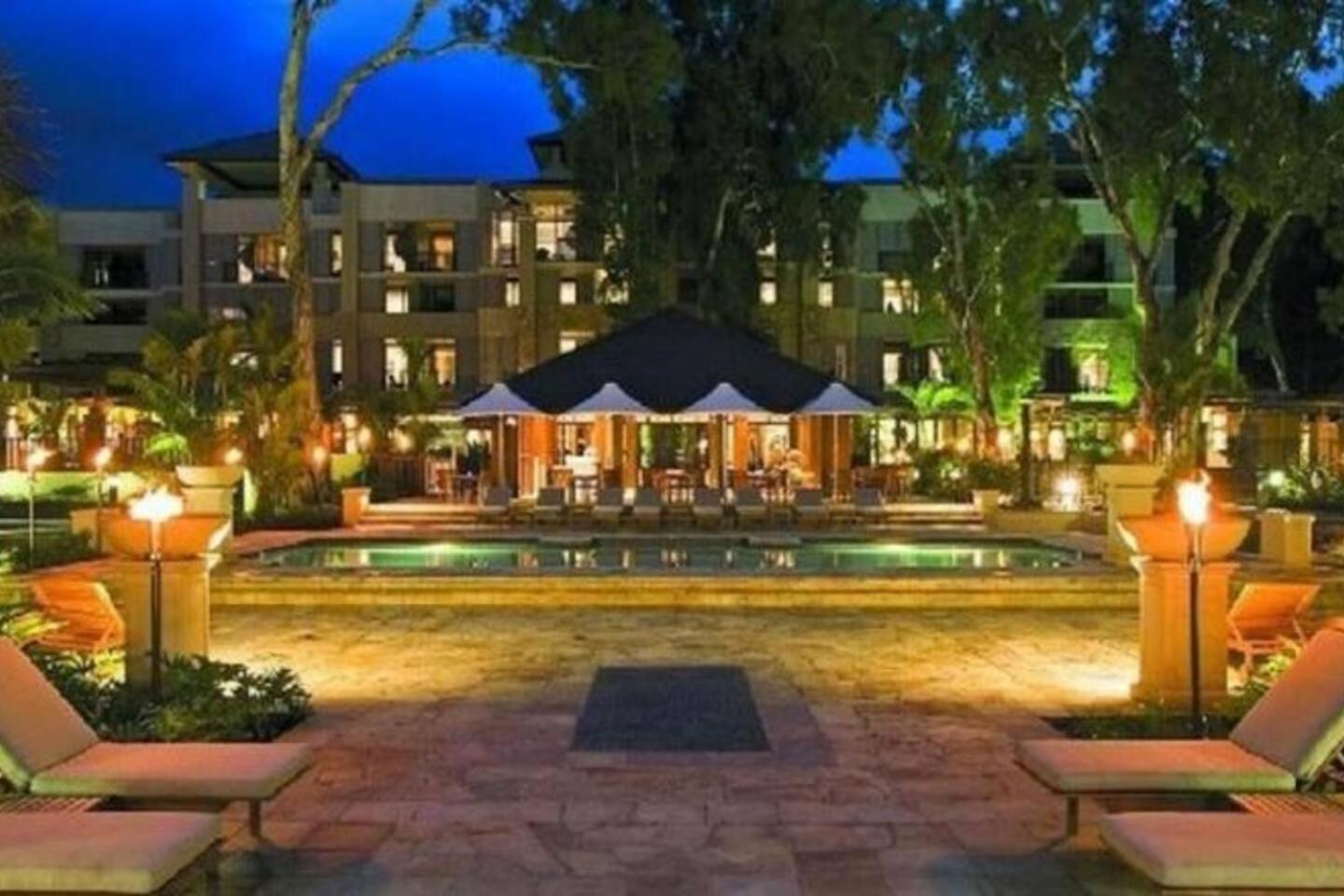 Apartment 'hibiscus Haven' Resort-style Chic By The *
