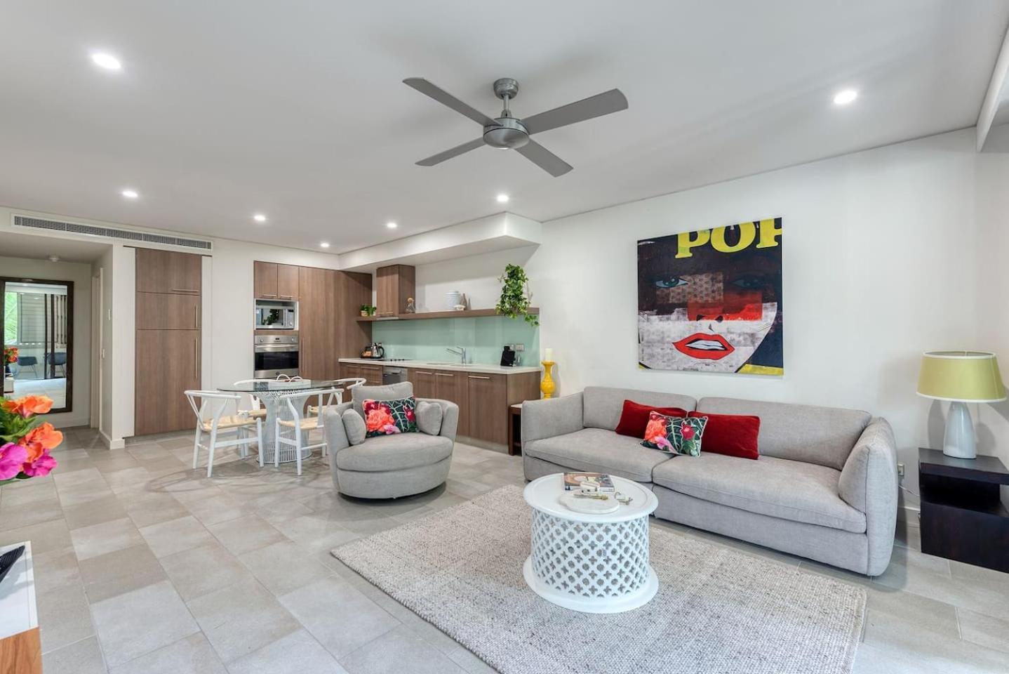 Apartment 'hibiscus Haven' Resort-style Chic By The Palm Cove