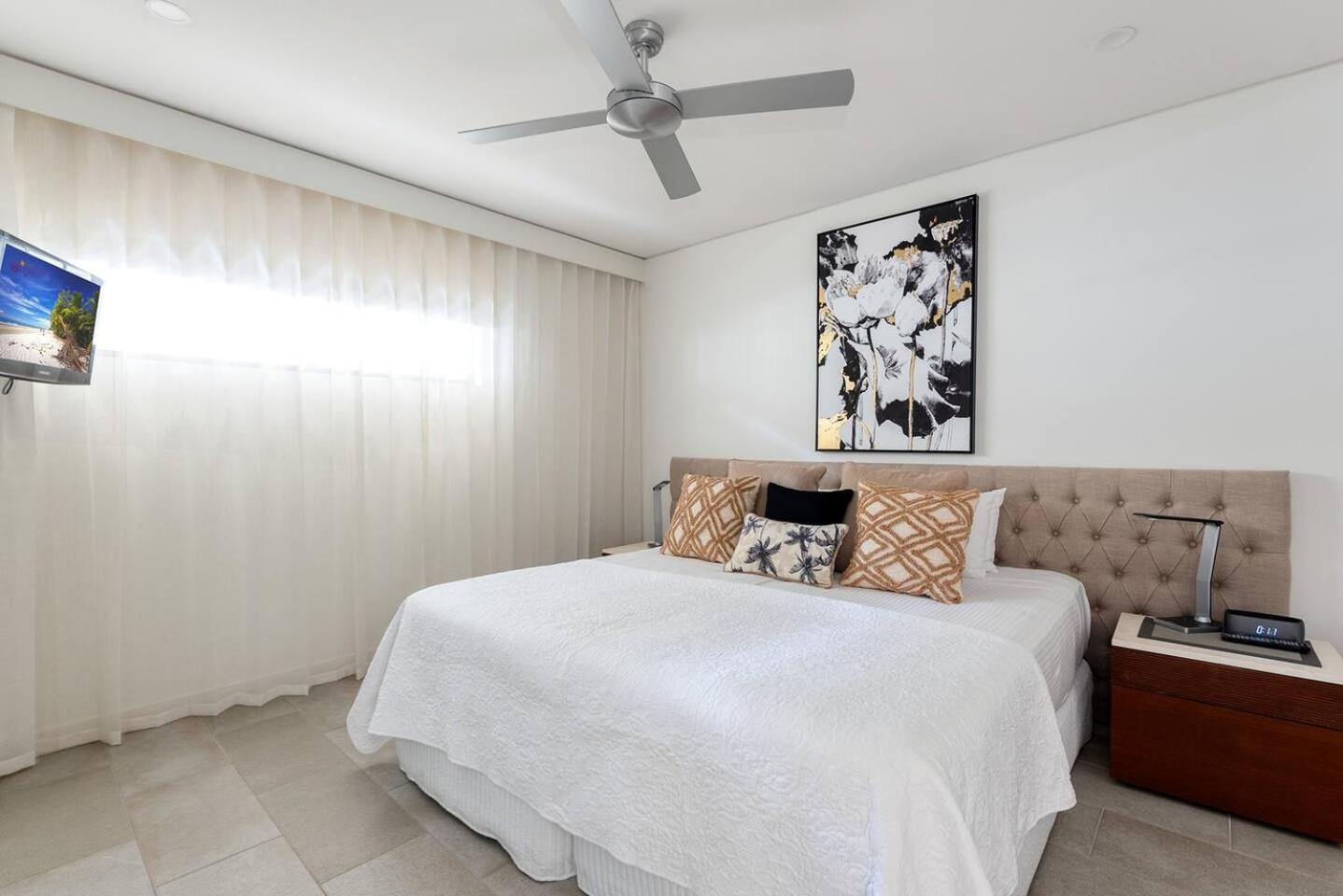 Apartment 'hibiscus Haven' Resort-style Chic By The *