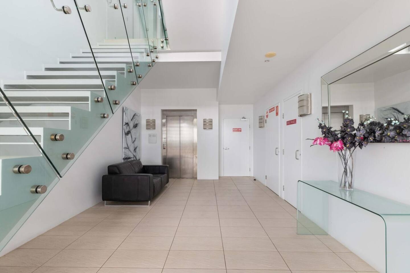 Drift Beachfront Oasis - A Panoramic Getaway Apartment Palm Cove