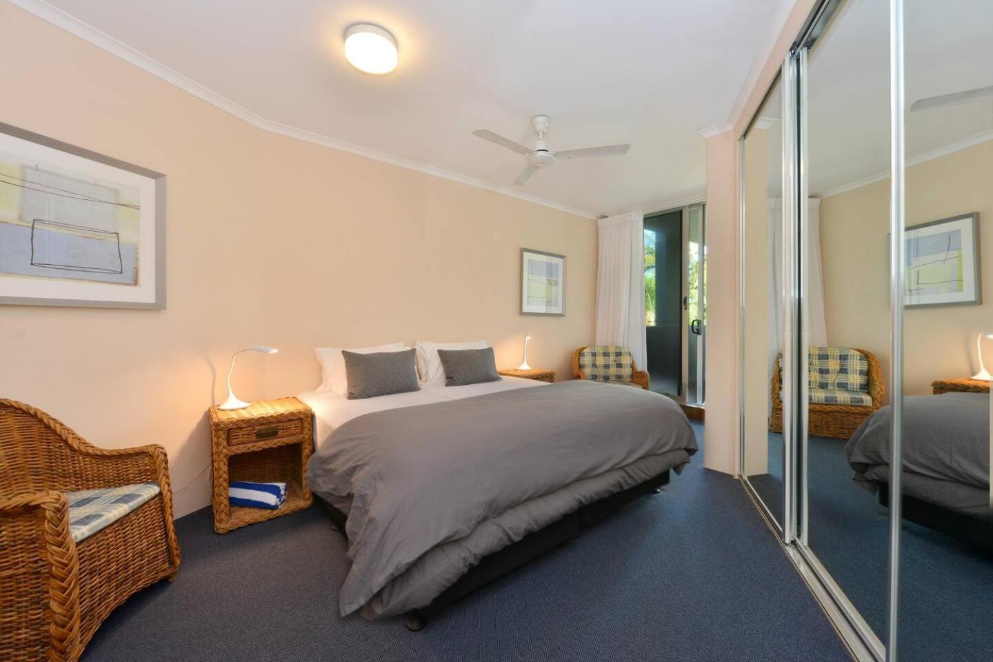 Azure Oasis: Boutique Beachfront On The Esplanade Palm Cove