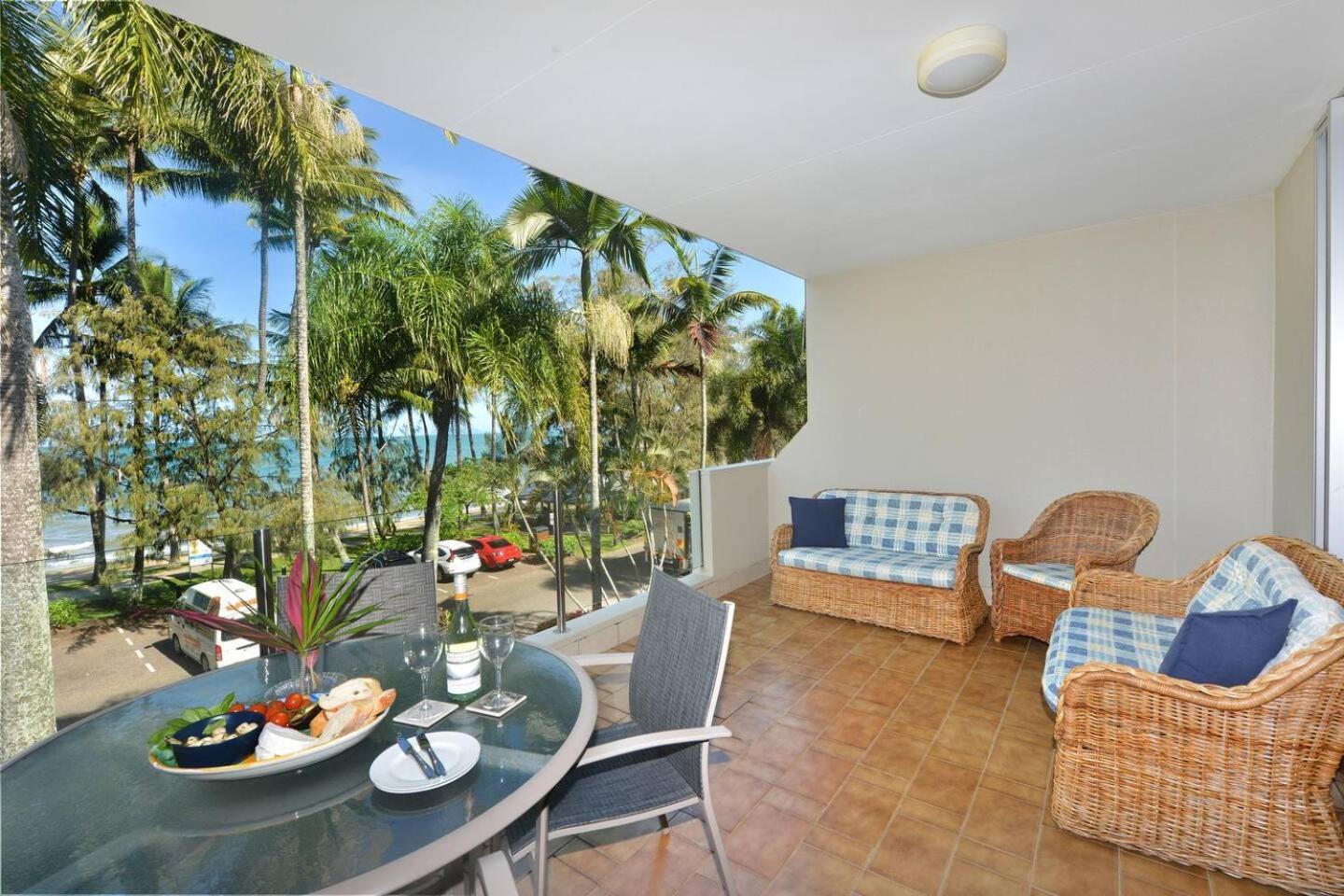 Azure Oasis: Boutique Beachfront On The Esplanade *