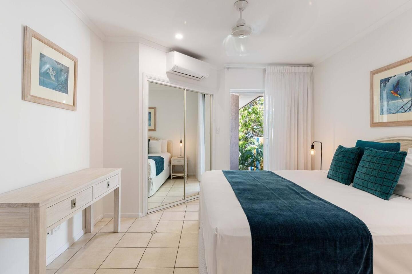 Apartment Ivy At Coral Horizons: A Retro Beachfront Locale