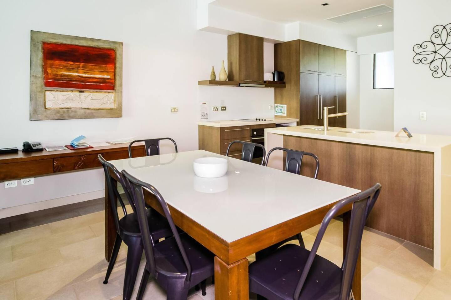 Apartment Orchid At Temple - Waterfront Swim-out Oasis *